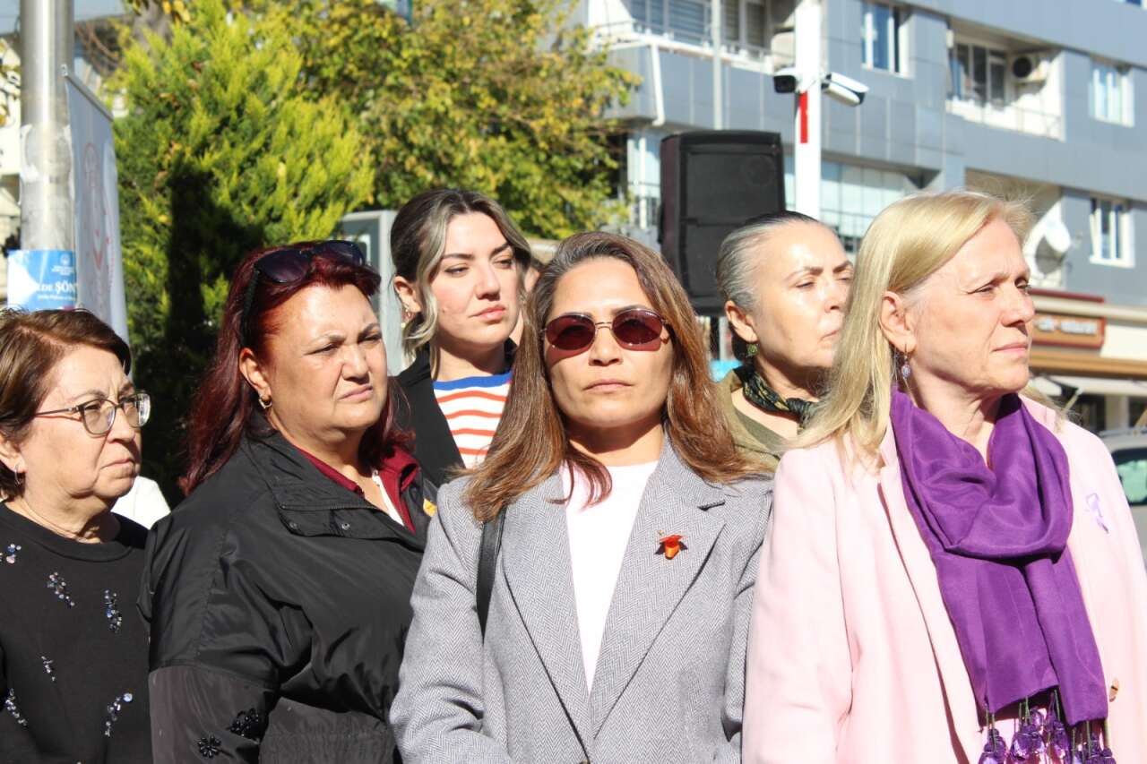 Zincirli Sandalyeler Açıldı, Muğla Meydanları Kadına Şiddete Hayır Dedi 4